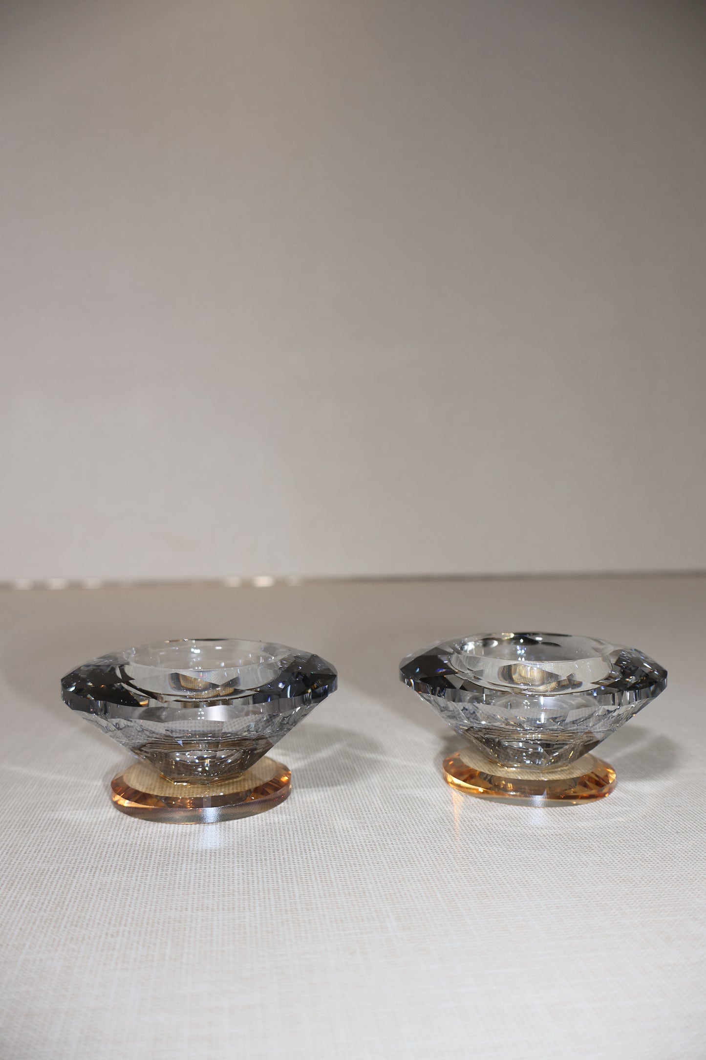 פמוטי קריסטל בעיצוב יהלום