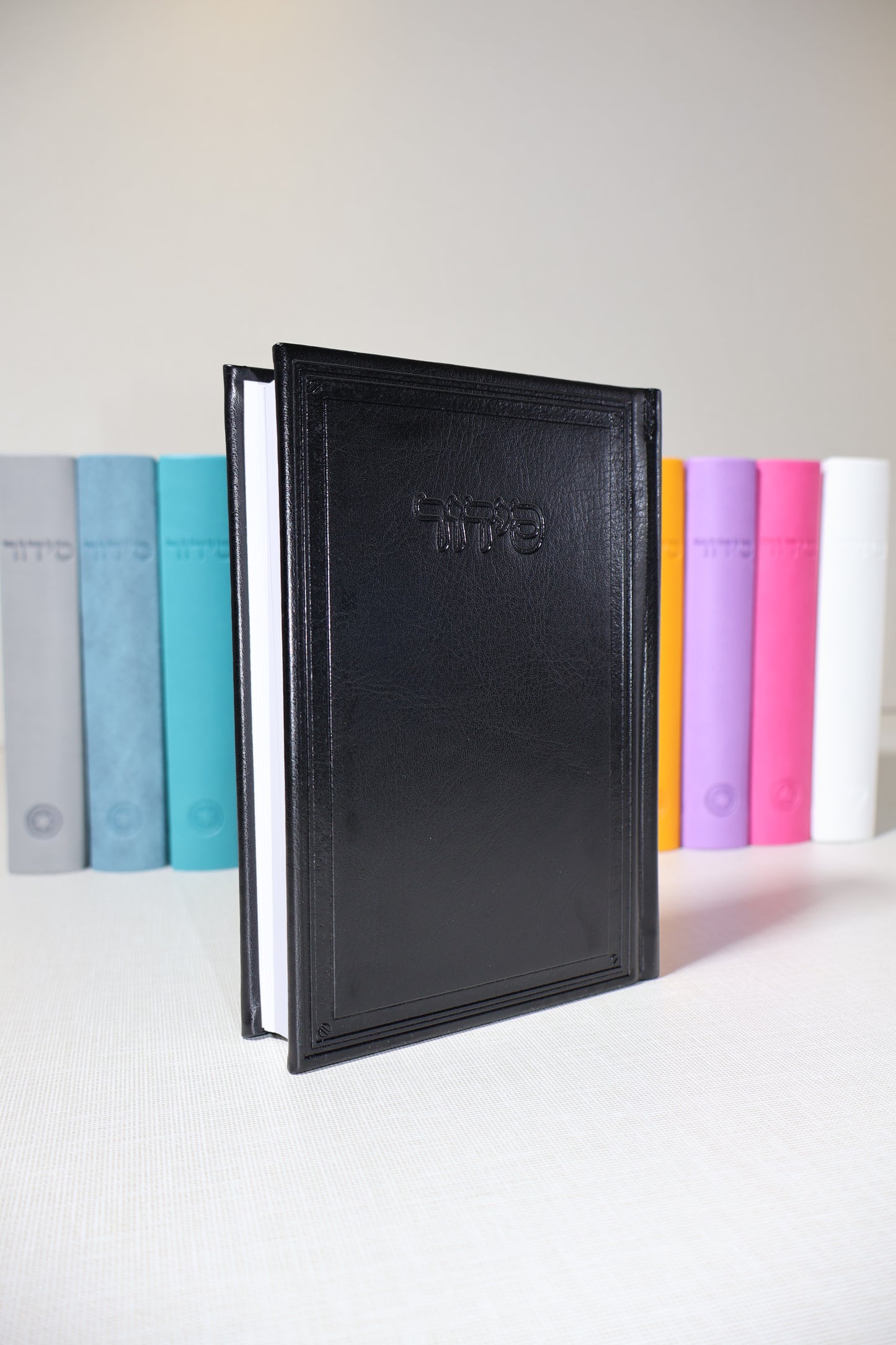 סידור פרימיום – דגם קרטיה (כריכת דמוי עור)