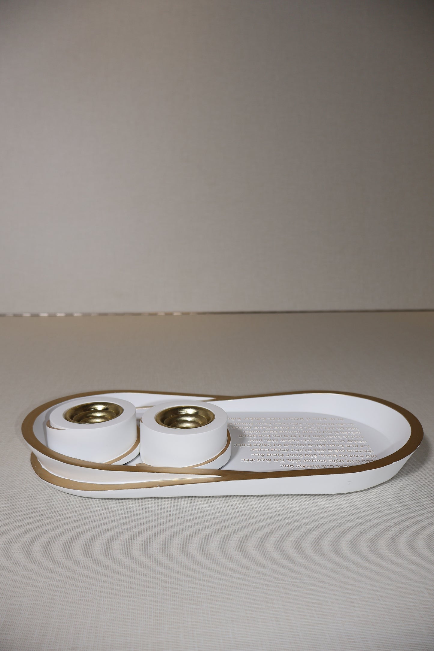 סט פולירייזן - מגש להדלקת נרות וזוג פמוטים מהודר