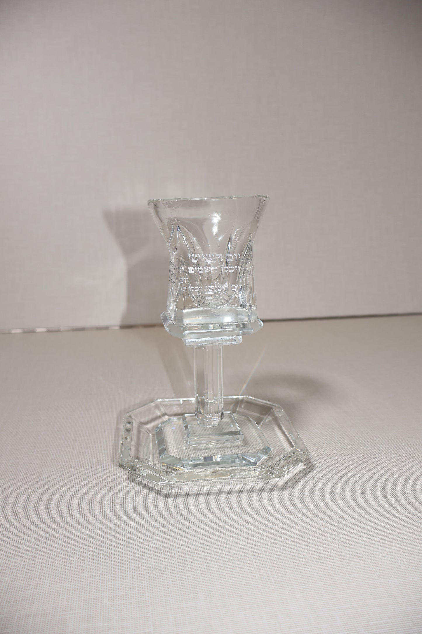 גביע קריסטל שקוף מהודר – דגם "יום השישי" 