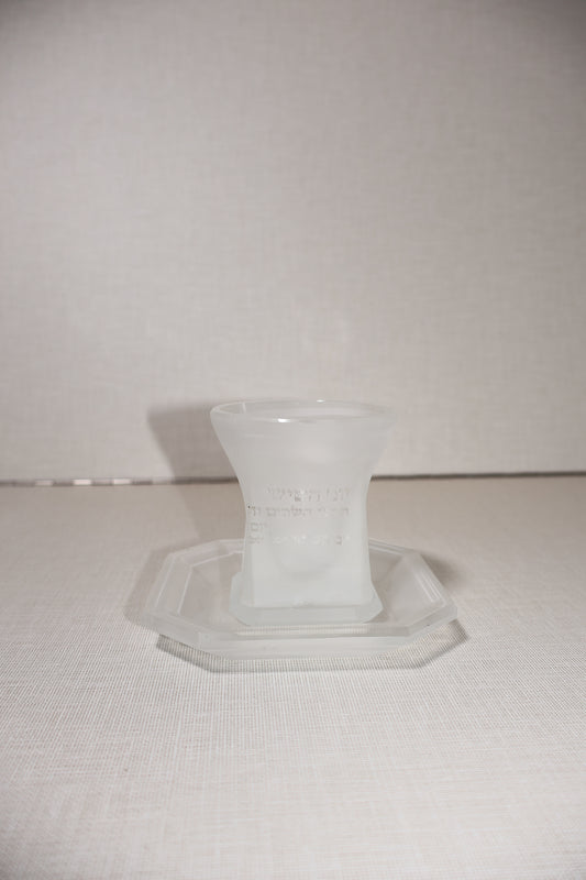 גביע קריסטל חלבי – דגם "יום השישי"