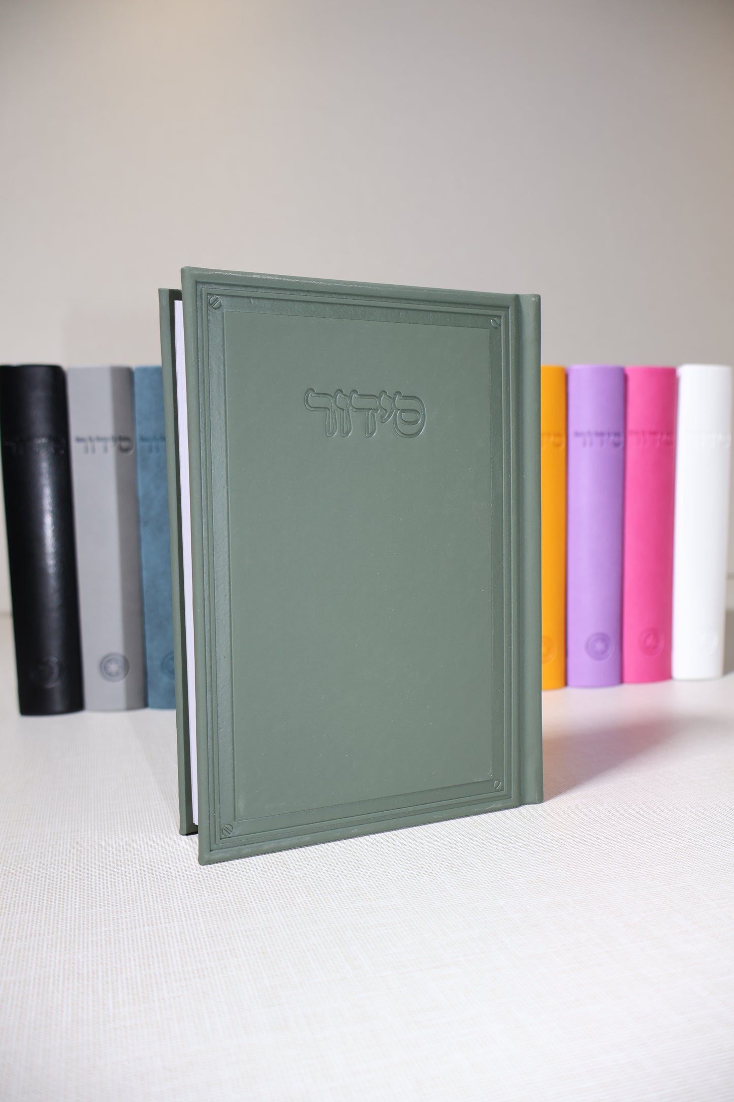 סידור פרימיום – דגם קרטיה (כריכת דמוי עור)